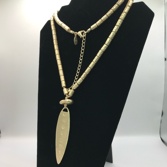 Chico’s Gold-Tone Arrowhead Pendant Necklace - Picture 4 of 9